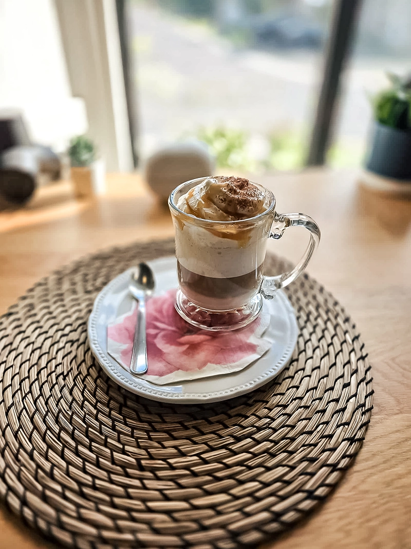 café